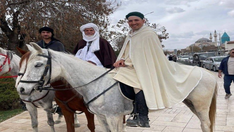 7 شهور على الخيل.. حجاج إسبان يروون أسطورة طريق الحج القديم
