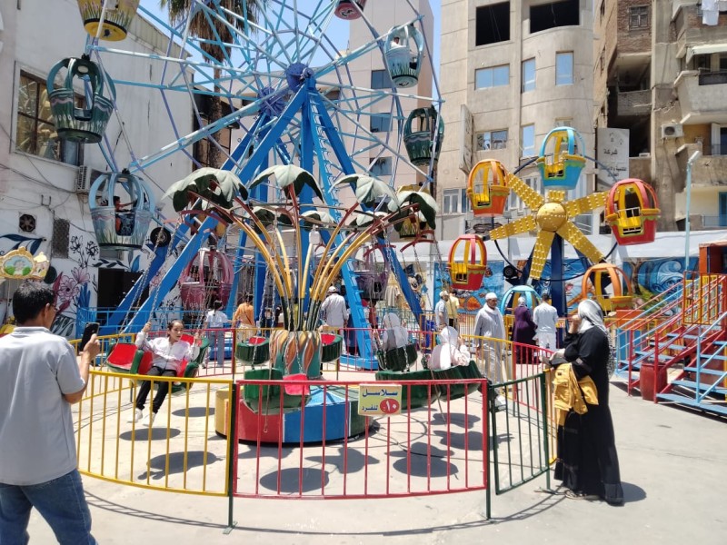 إقبال كثيف على المتنزهات والحدائق العامة وسط أجواء من البهجة والفرحة بالبحيرة