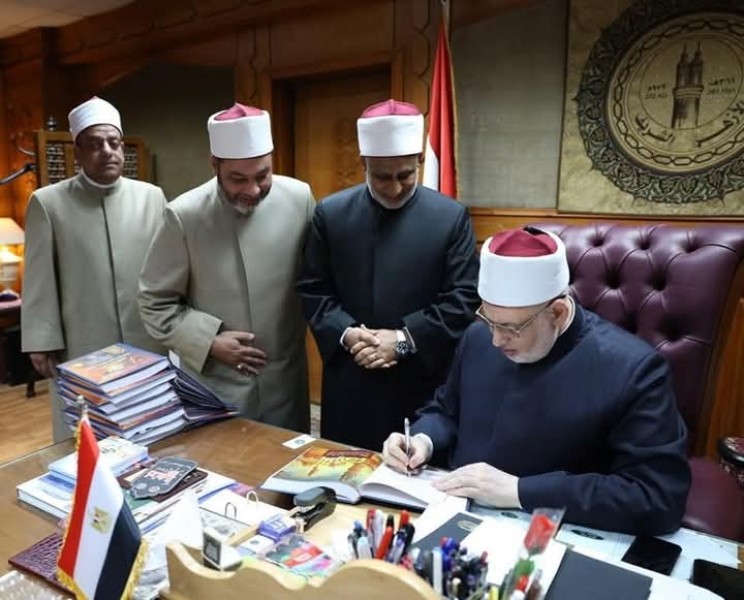 وكيل الأزهر يعتمد نتيجة الشهادات الابتدائية والإعدادية والقراءات للدور الأول