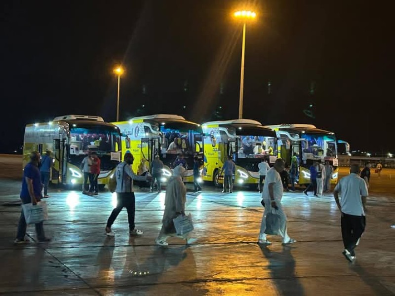 عودة أول فوج من حجاج البر عبر ميناء نويبع بإجمالي 295 حاجًا و8 باصات