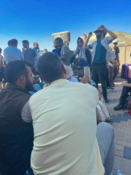 السلطات المصرية تحتجز ٣٠٠ مشارك ومشاركة في المسيرة العالمية نحو غــــزة
