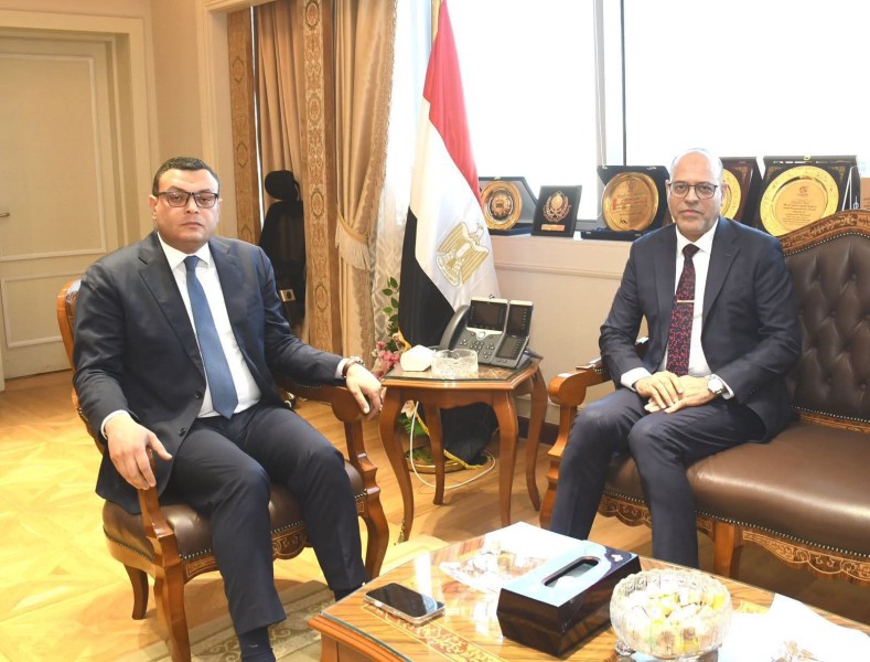 وزيرا الإسكان والعمل يبحثان التعاون المشترك في مجالات التدريب