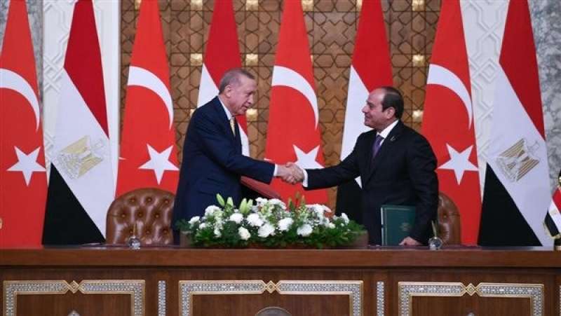 السيسي وأردوغان يحذران من تداعيات كارثية للتصعيد في الشرق الأوسط