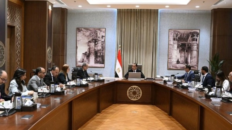 الحكومة تعتزم التوسع في شبكة الألياف الضوئية وأبراج المحمول