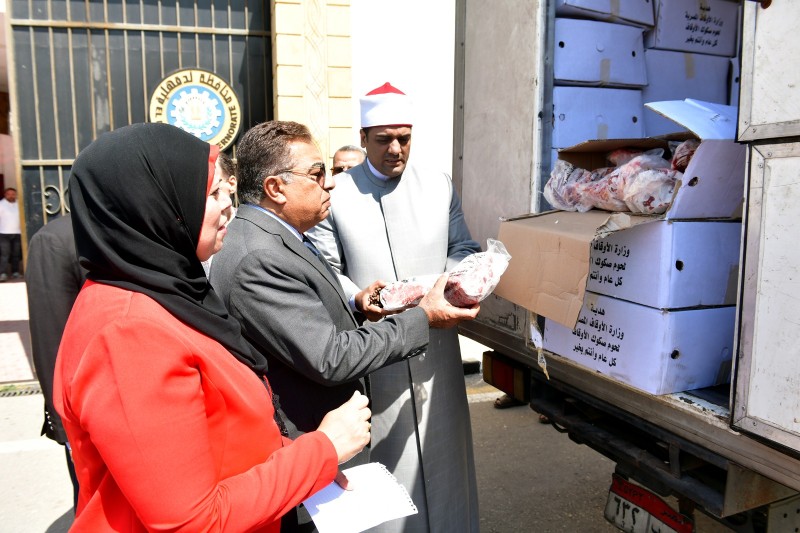 الدقهلية: توزيع 2 طن لحوم على الأسر الأولى بالرعاية ليبلغ إجمالي ما تم توزيعه خلال عام 14 طن