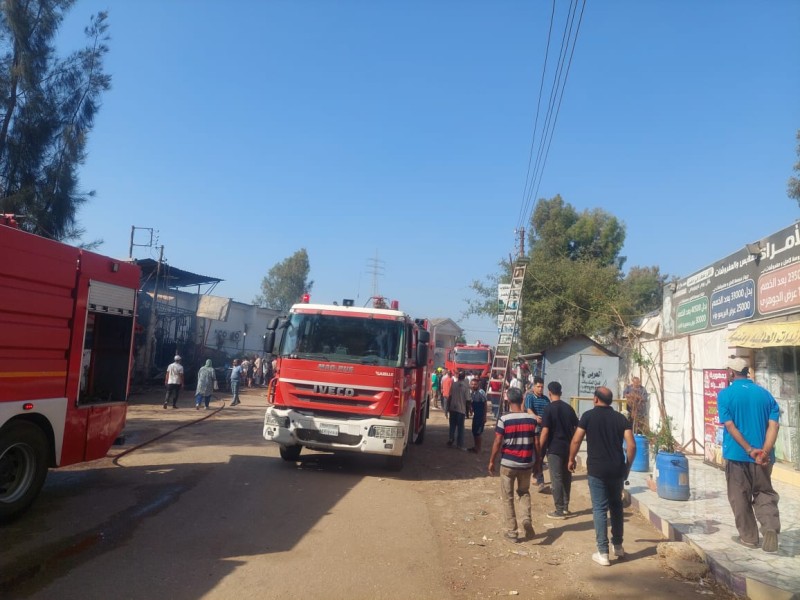 الدقهلية: حريق بقاعة الهاف مون الواقعة علي النيل أمام قرية ميت خميس