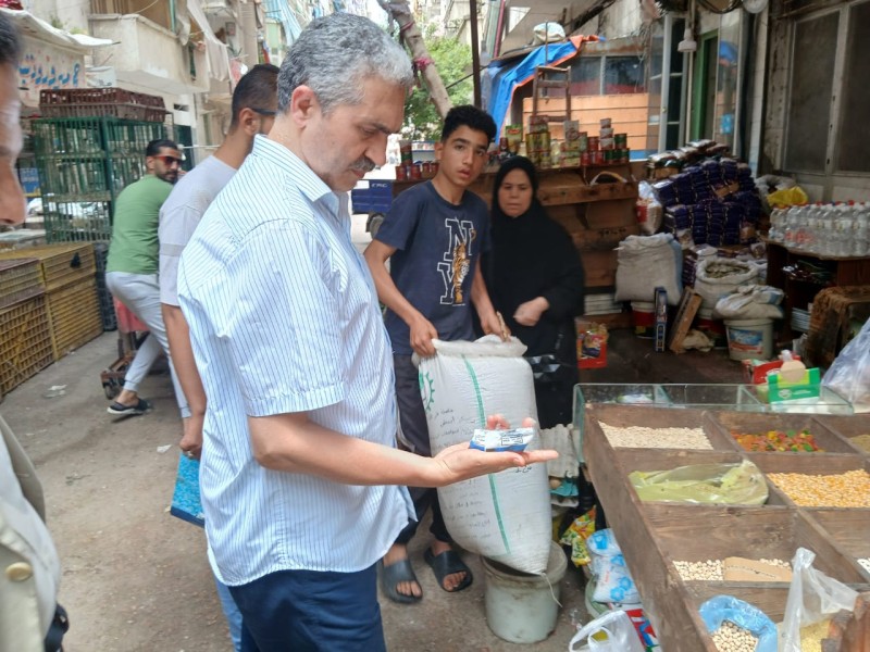 وكيل تموين الإسكندرية يقود حملة لضبط الأسواق