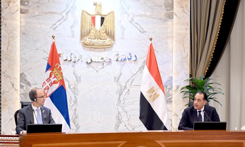 رئيس الوزراء يبحث مع رئيس وزراء صربيا زيادة التبادل التجاري والتعاون في مجال السياحة” صور ”