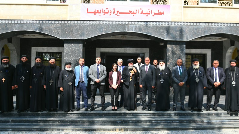 محافظ البحيرة ومدير الأمن يقدمان التهنئة للأنبا إيلاريون لتجليسه أسقفا لإيبارشية البحيرة وتوابعها
