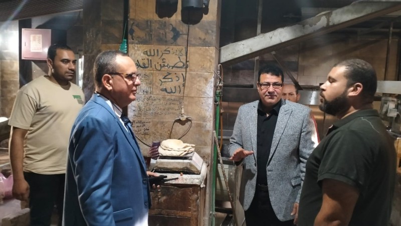 وكيل وزارة التموين بالدقهلية يباغت المخابز بتمي الأمديد