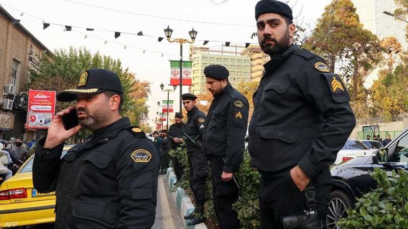 إيران: اعتقال 35 شخصا بتهمة التجسس لصالح الاحتلال