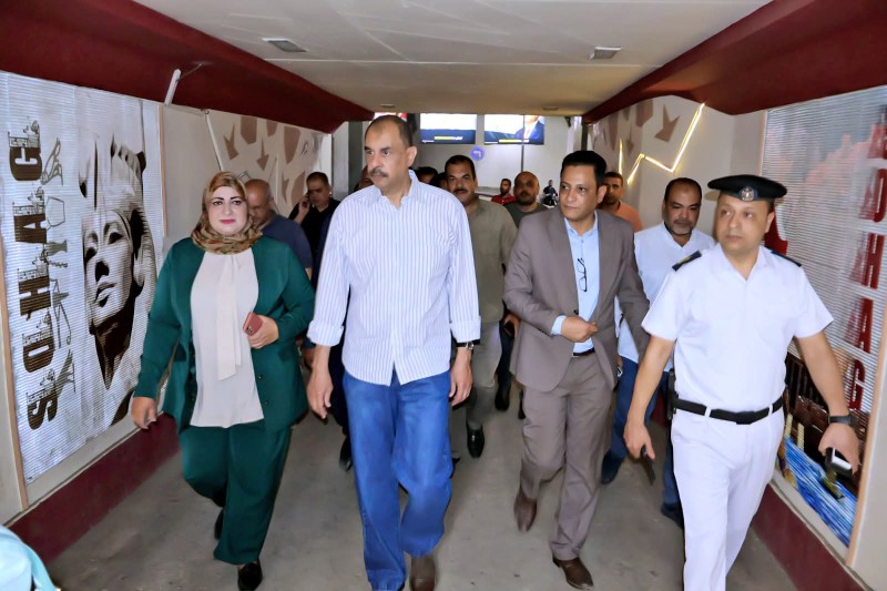 ”محافظ سوهاج” يتفقد أعمال تنفيذ الهوية البصرية وتطوير عدد من المحاور بمدينة سوهاج