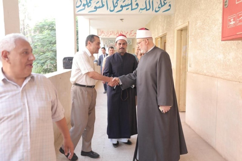 وكيل الأزهر يتفقد لجان الشهادة الثانوية بقليوب ويشيد بالتزام الطلاب وانضباط اللجان