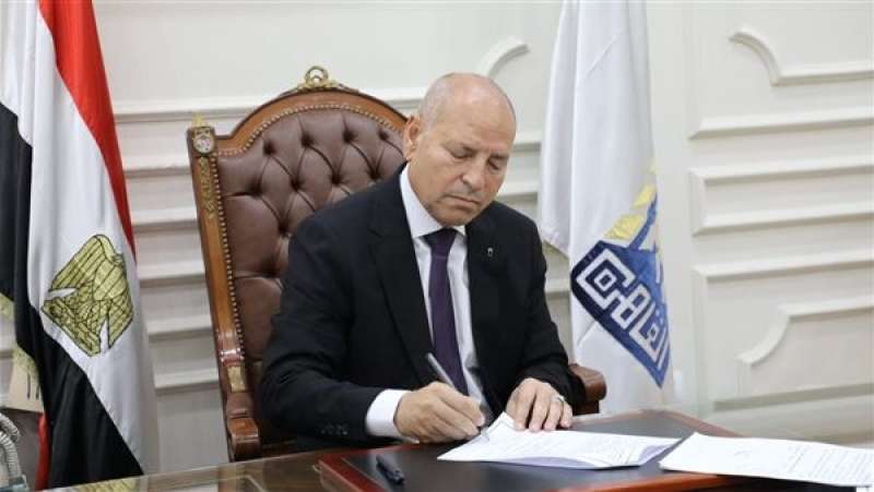 إعفاء رئيس حي دار السلام بسبب مخالفات البناء