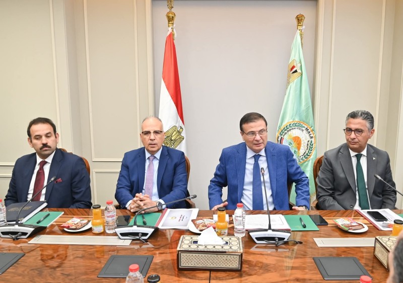وزراء الرى والزراعة والتموين ورئيس جهاز مستقبل مصر يناقشون سُبل تطوير زراعة محصولى قصب وبنجر السكر و زيادة الإنتاجية