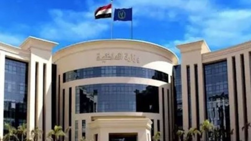حقيقة فيديو قيام ضابط بجمع أموال من مواطنين