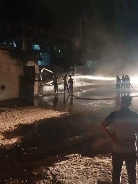 السيطرة علي حريق هائل بفرع سيراميكا كليوباترا بالعين السخنة