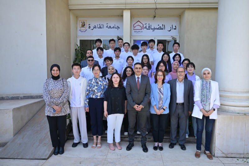 جامعة القاهرة تنظم أول مدرسة صيفية بمشاركة طلاب من الصين