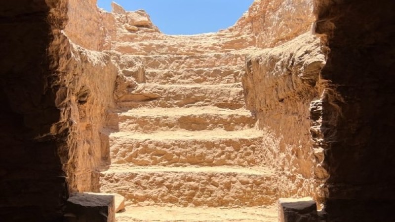 اكتشاف مقابر جديدة بنقوش هيروغليفية بمنطقة ضريح الأغاخان بأسوان