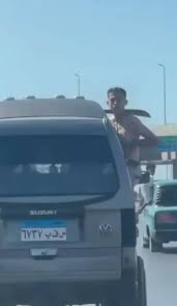 كشف ملابسات فيديو سيارة أجرة برعونة على طريق القاهرة/الإسكندرية