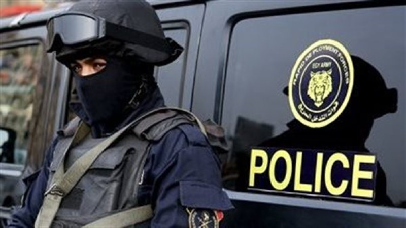 القبض على شخص يدير مصنعا لإنتاج سائل أجهزة التدخين الإلكترونية