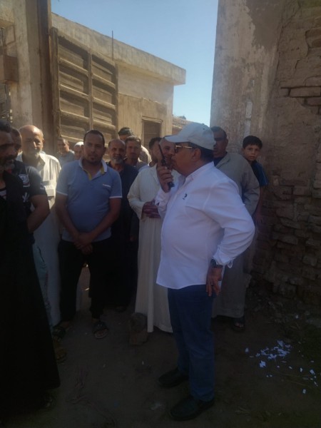 المحافظ يحيل مدير جمعية الإصلاح الزراعي بدميرة للتحقيق لعدم تواجده وتعطيله أعمال صرف الأسمدة للمزارعين