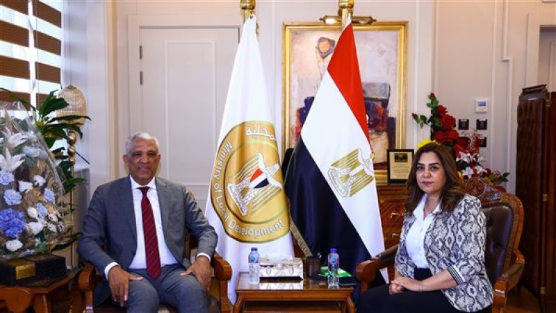 لقاء بين وزيرة التنمية المحلية والنائب محمد الحسيني لبحث الملفات الخدمية