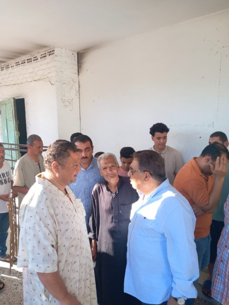 أثناء جولة المحافظ الصباحية اليوم بجمصة يؤكد على وكيل وزارة التموين بتكثيف الرقابة والتفتيش