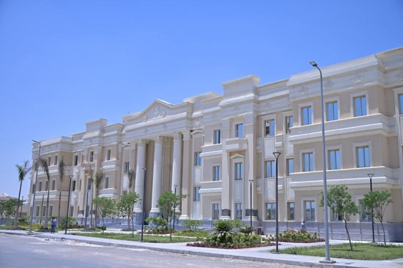 ”عبد الصادق” يتفقد مقر الجامعة الاهلية بمدينة السادس من أكتوبر ويوجه بسرعة استكمال التجهيزات النهائية