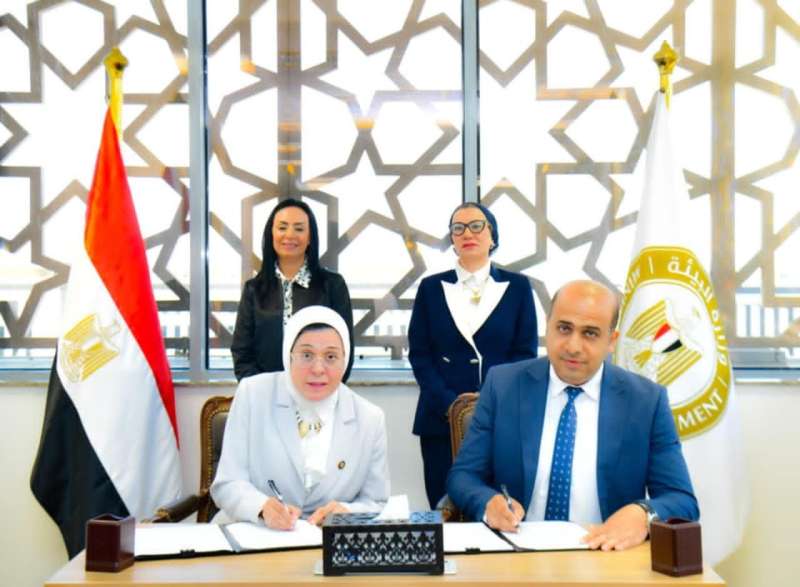 وزيرتا البيئة والتضامن الإجتماعي تشهدان توقيع مُذكرة تعاون مُشترك بين جهاز إدارة المُخلفات والهلال الأحمر