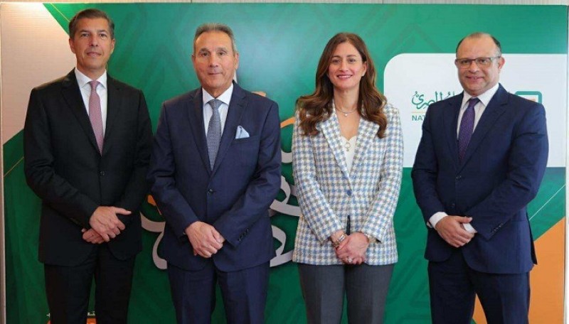 البنك الأهلي  الأول في السوق المصرية كوكيل ومسوق للتمويل وللقروض المشتركة بشهادة بلومبرج