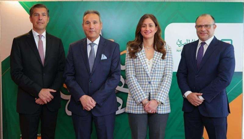 البنك الأهلي  الأول في السوق المصرية كوكيل ومسوق للتمويل وللقروض المشتركة بشهادة بلومبرج