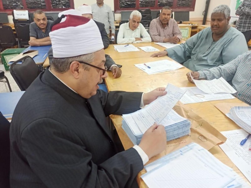 قيادات قطاع المعاهد الأزهرية يتفقَّدون مراكز تصحيح الشهادة الثانوية ويشددون على الالتزام بالدقة والعدالة