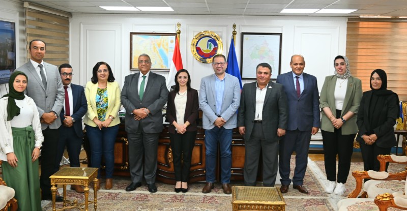 محافظ البحيرة تستقبل وفدًا من وزارة التنمية المحلية و برنامج الأمم المتحدة للمستوطنات البشرية