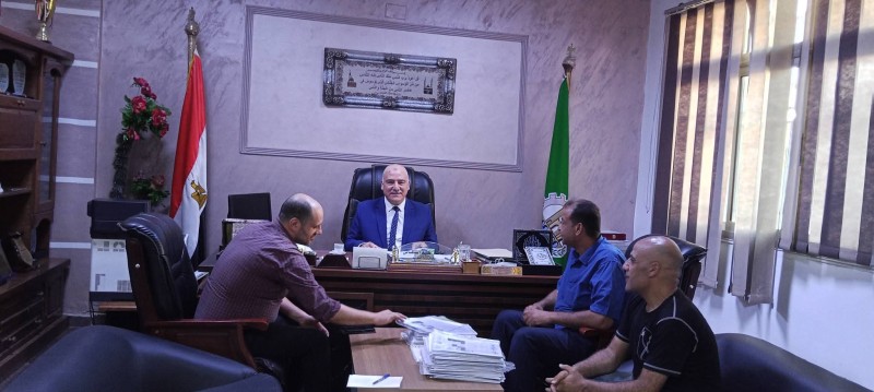 وكيل وزارة الصحة بالقليوبية يعقد اجتماعًا مع إدارة الصحة المهنية لمناقشة خطط الطوارئ بالمنشآت الصحية