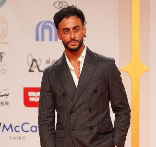 في أول بطولاته البريطاني المصري فادي السيد ينضم إلى مسلسل ”ولد وبنت وشايب”