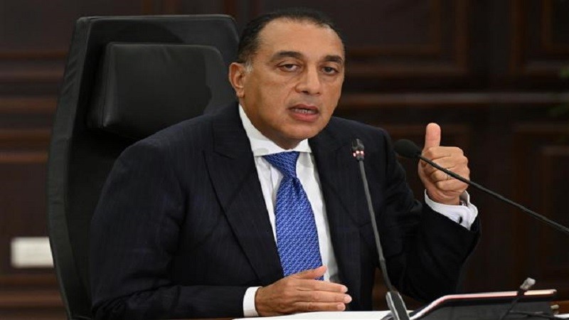 رئيس الوزراء يتفقد عددا من المشروعات بالساحل الشمالى
