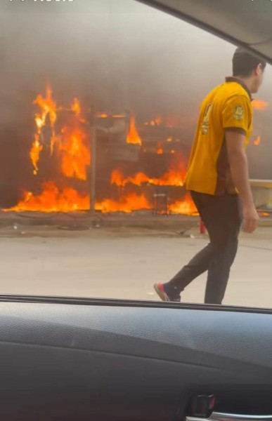 حريق هائل بمطعم شهير شرق الإسكندرية «صور »