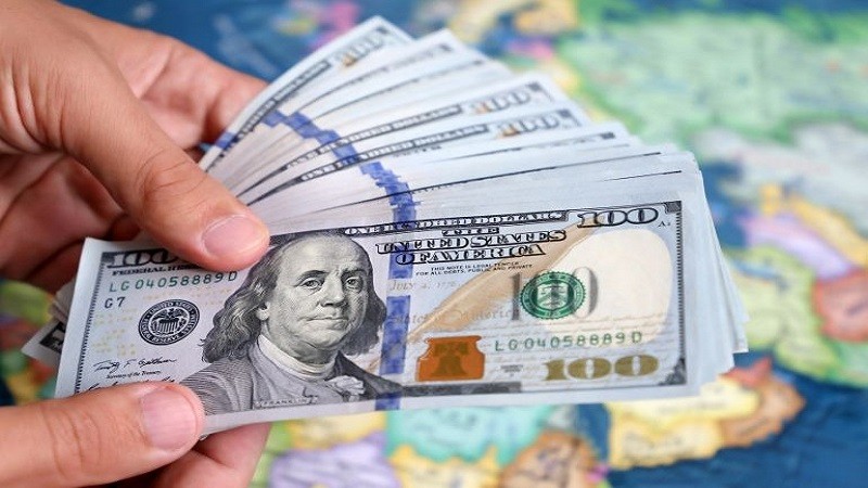 مدبولي: سعر الدولار يسجل انخفاضًا وسينعكس ذلك على المواطن والأسعار