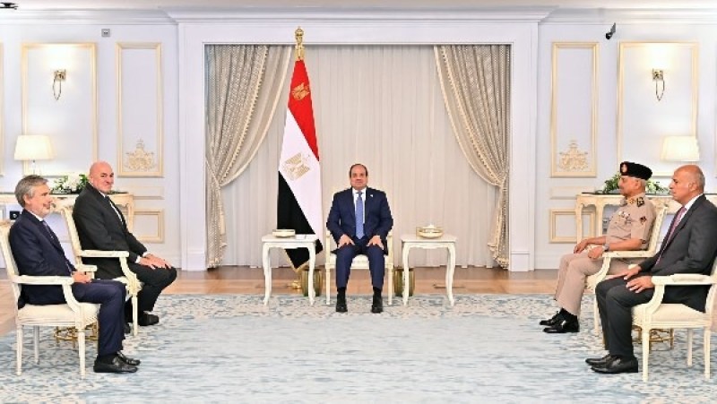 السيسي ووزير الدفاع الإيطالي يبحثان تعزيز التعاون الأمني ومناقشة أزمة غزة والهجرة