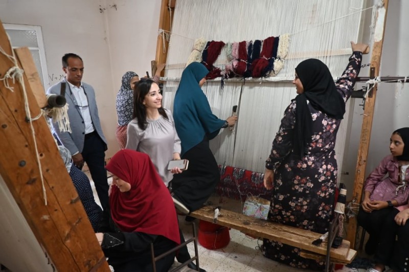 محافظ البحيرة تتفقد مشروع ومعرض السجاد اليدوي برشيد