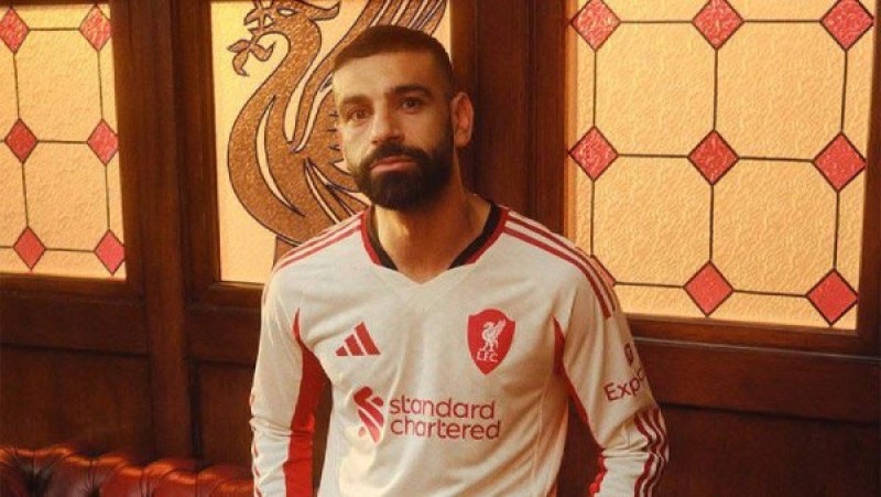 قميص ليفربول للموسم الجديد.. وظهور متألق لمحمد صلاح
