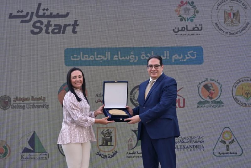 رئيس جامعة القاهرة يشارك في فعاليات قمة ”ستارت” لاختتام أنشطة وحدات التضامن الاجتماعي بالجامعات