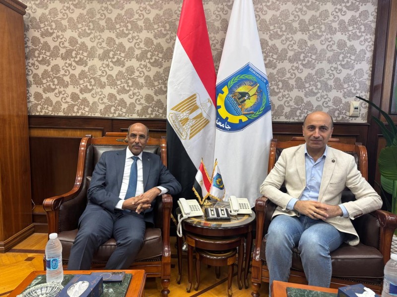 رئيس جامعة دمنهور يستقبل الملحق الثقافي الموريتاني لبحث سبل التعاون بين الطرفين