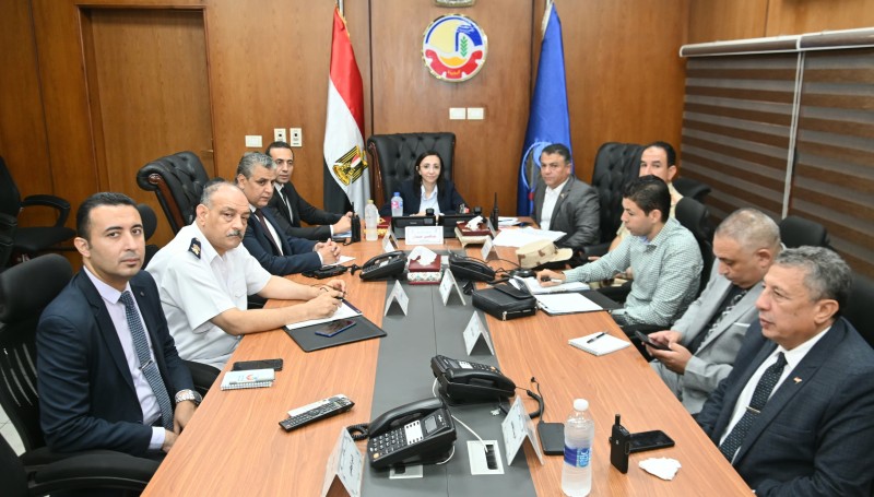محافظ البحيرة تؤكد على انتظام فتح اللجان وبدء فعاليات اليوم الأول خلال رئاستها لغرفة التحكم والسيطرة