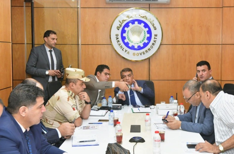 محافظ الدقهلية يتابع سير العملية الانتخابية من غرفة العمليات المركزية  ثاني أيام انتخابات الشيوخ
