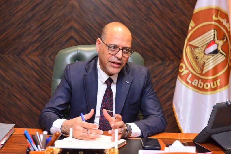 وزير العمل: صرف ٢٩٦٦٠٠٠ جنيه على رعاية صحية واجتماعية وإعانات حوادث لـ  374 عامل في شهر بعدد 25 محافظة