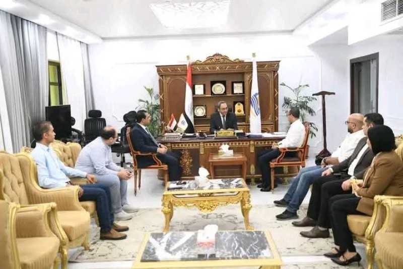 تفاصيل حول بحث محافظ قنا يبحث مع مساعد وزير الصحة سبل تطوير المنظومة الصحية وتحسين جودة الخدمات