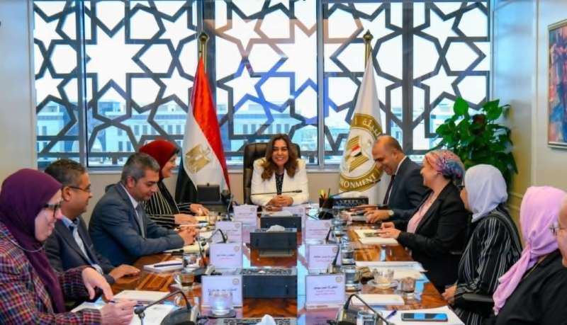 وزيرة التنمية المحلية تستعرض خطة وزراة البيئة لمُواجهة تلوث الهواء لعامي 2025 و 2026