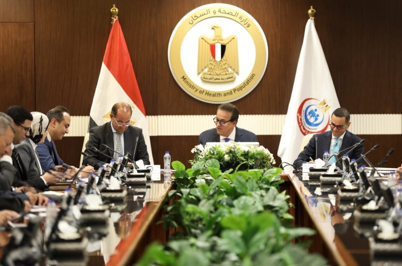 وزير الصحة يبحث سداد الشركات والهيئات الاقتصادية للمساهمة التكافلية في التأمين الصحي الشامل